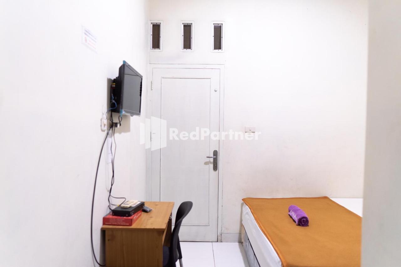 Wisma Aini Syariah Mitra Reddoorz باندار لامبونغ المظهر الخارجي الصورة
